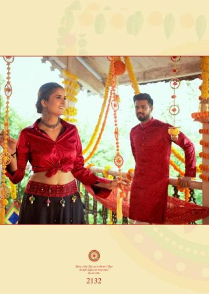 Couple performing Dandiya Raas at Navratri Stock Photo by ©imagedb_seller  33115989